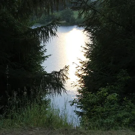 Nad Jeziorem ロッジ Sierakowice