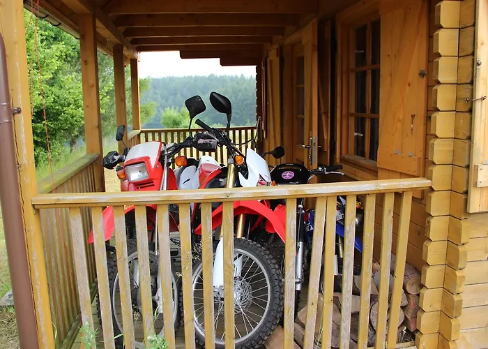 Orman Evi Nad Jeziorem Sierakowice (Pomerania)